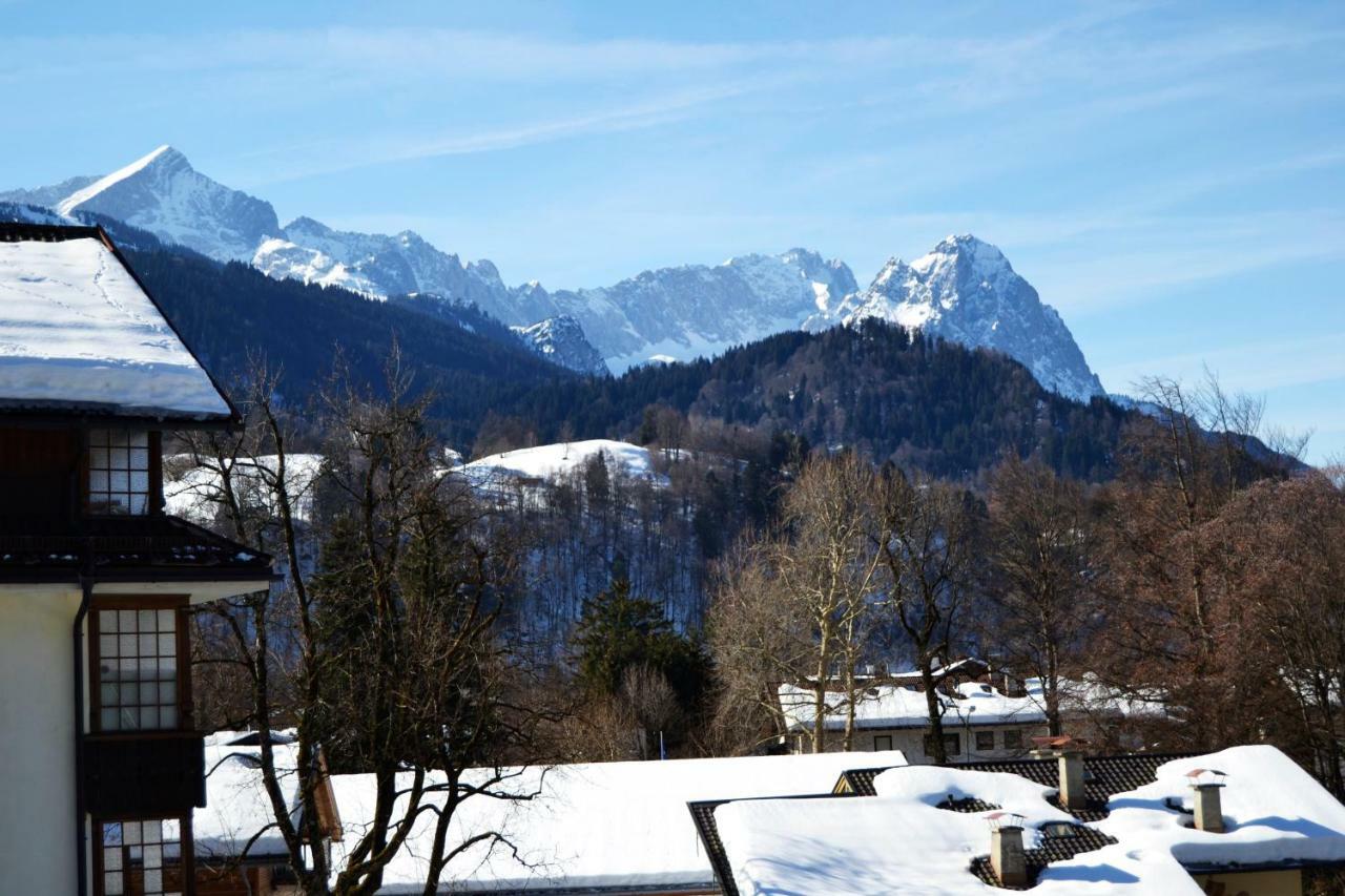 Gaestehaus Am Riedweg การ์มิช-พาร์เทนเคียร์เชน ภายนอก รูปภาพ