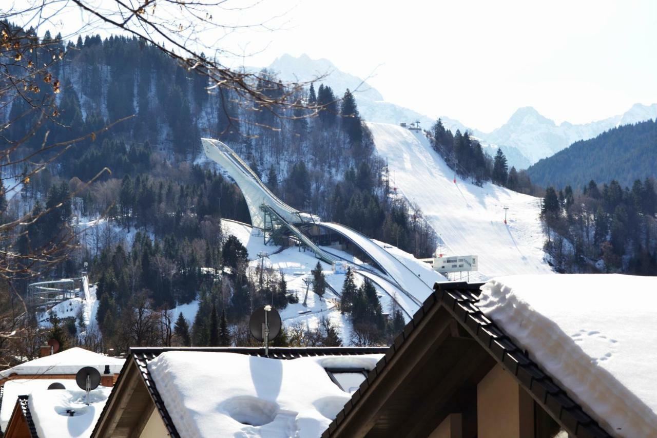 Gaestehaus Am Riedweg การ์มิช-พาร์เทนเคียร์เชน ภายนอก รูปภาพ